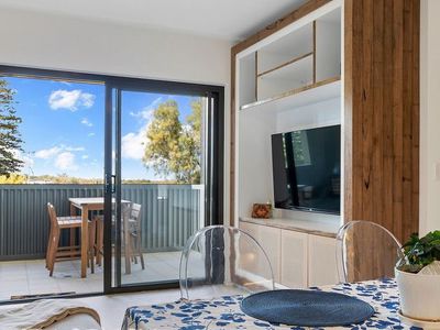 94 / 59 Breaksea Drive, North Coogee