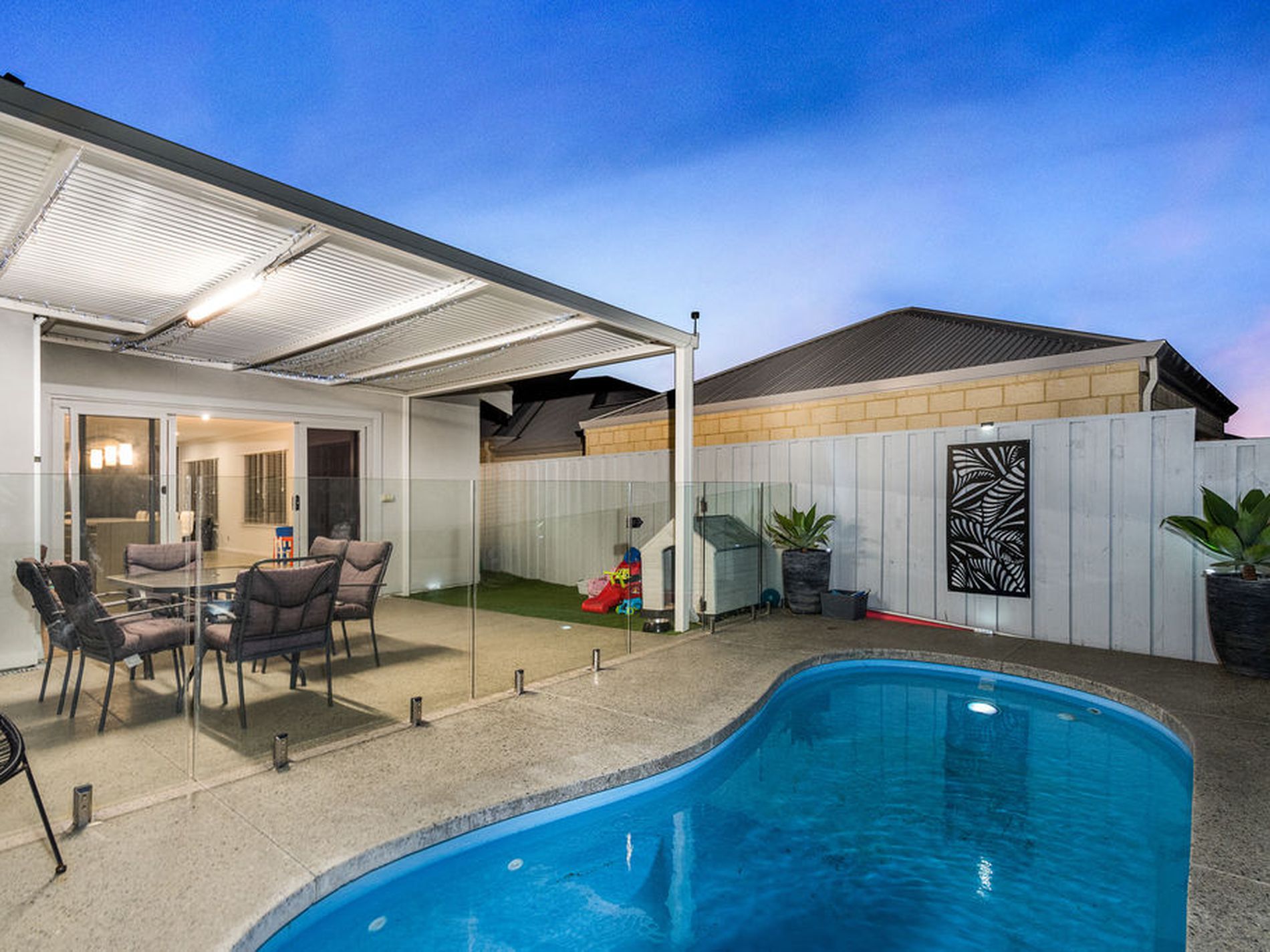 16 Tinsel Street, Yanchep