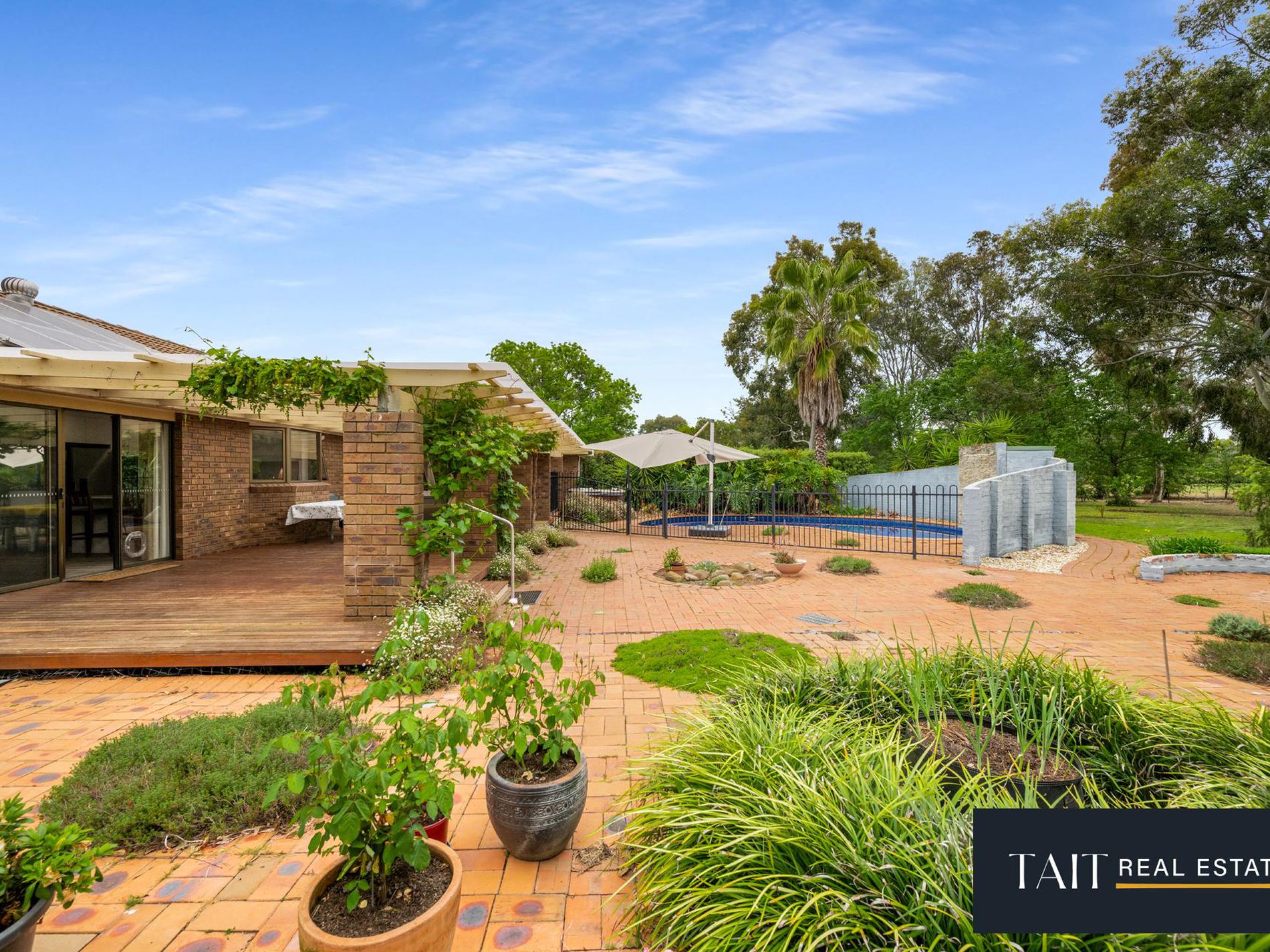 65 Waldara Drive, Waldara