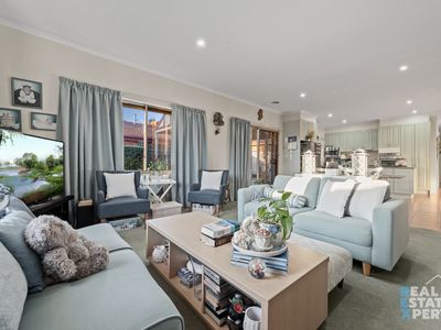 5 Geoffrey Court, Narre Warren