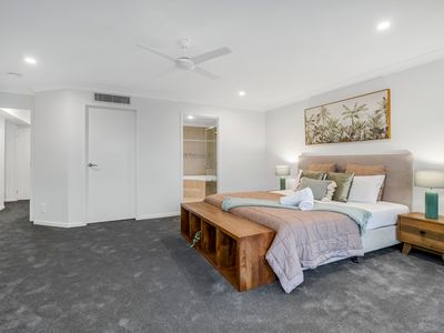 19 Summerland Ky, Broadbeach Waters