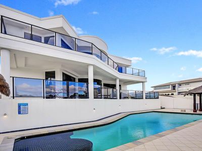 90 Cabana Boulevard, Benowa Waters