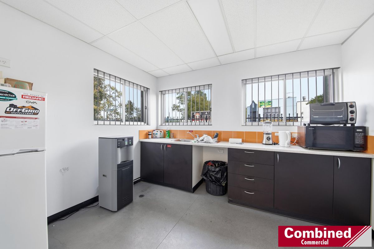 1 & 2 / 2 Samantha Place, Smeaton Grange