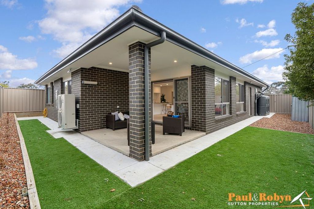 41B Knaggs Crescent, Page