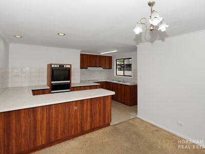 6 Railway Avenue, Horsham