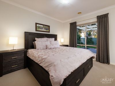 16 SILKYOAK COURT, Albury