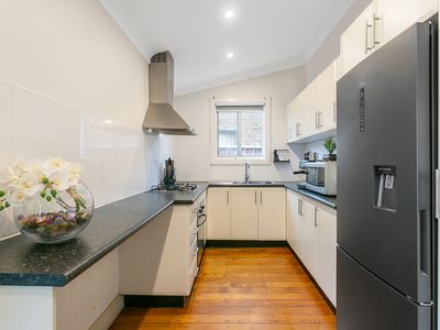 266 Gloucester Road, Beverly Hills