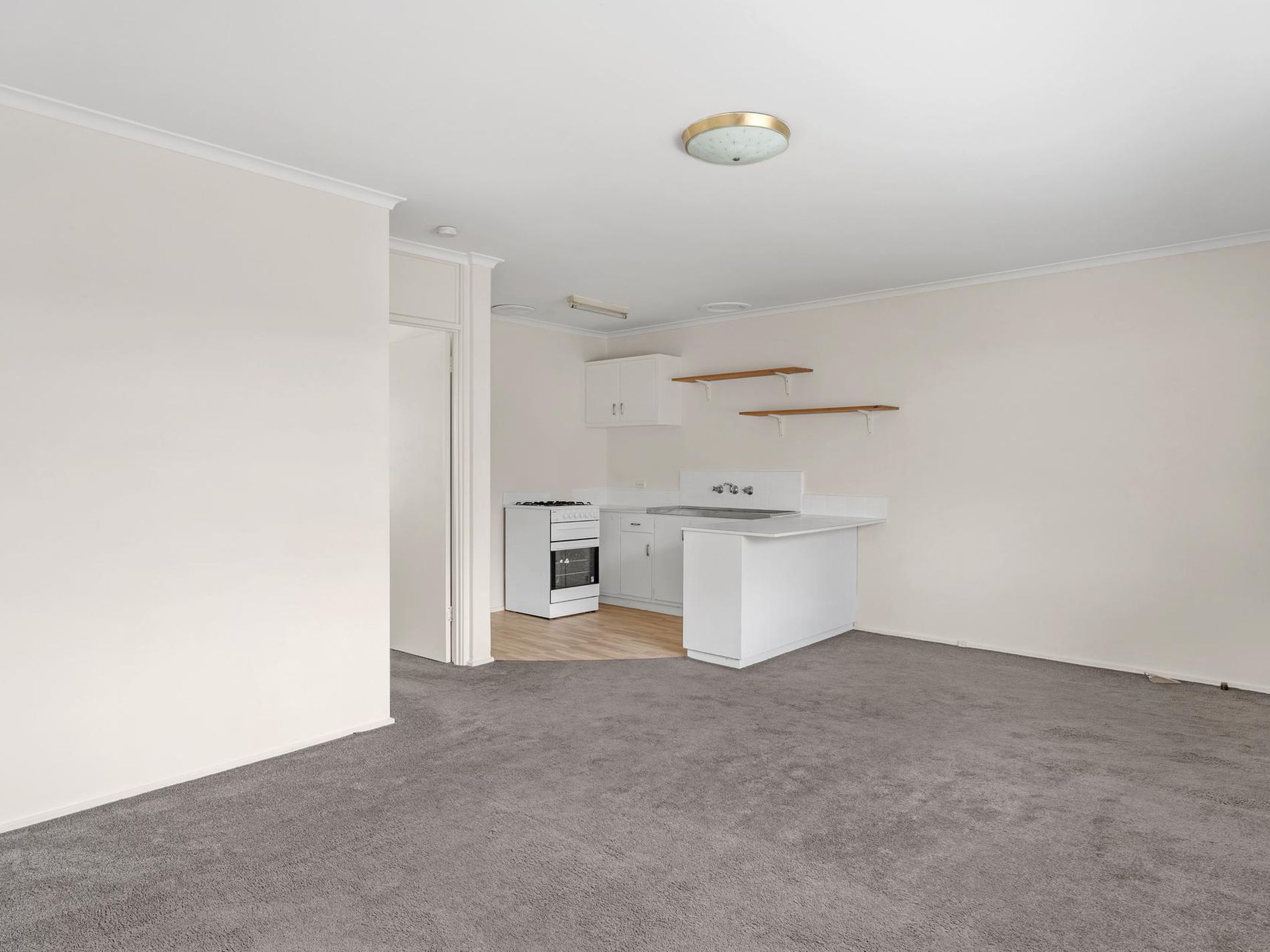4 / 16 Coronation Street, Kingsville