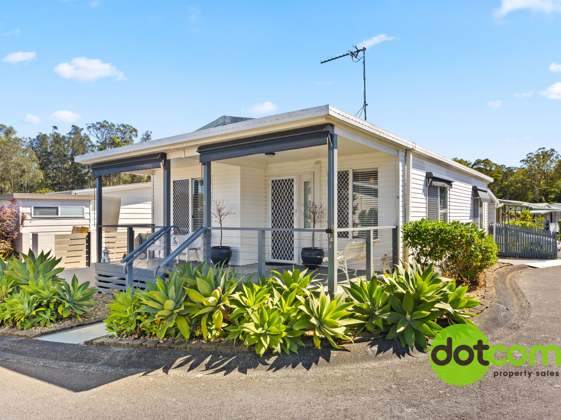 12 Sixth Avenue, Green Point