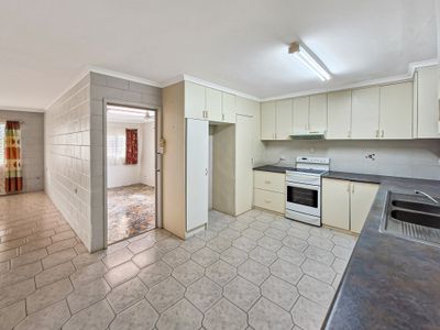 17 Viola Street, Atherton