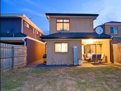 10 Thames Way, Roxburgh Park