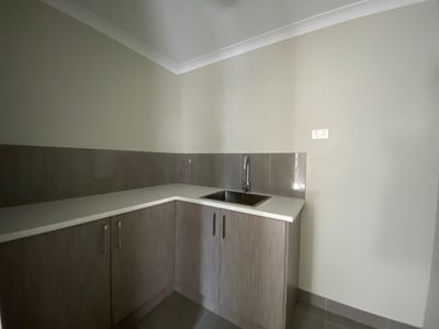 2 / 24 Tamarind Crescent, Werribee