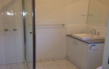 32 Cranbrook Circuit, Officer