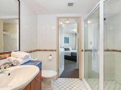 305 / 182 Marine Parade, Labrador