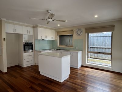 1 / 24 Cornthwaite Crescent, Leopold