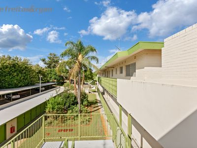 12 / 13 Milton Place, Orelia