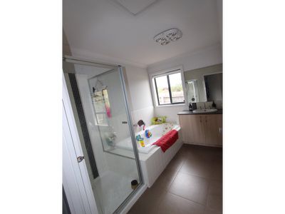 2 / 43 Fogarty Avenue, Highton