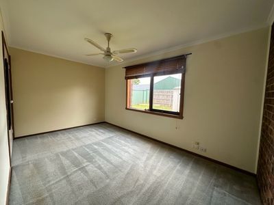 1 / 37 Rowes Road, Werribee