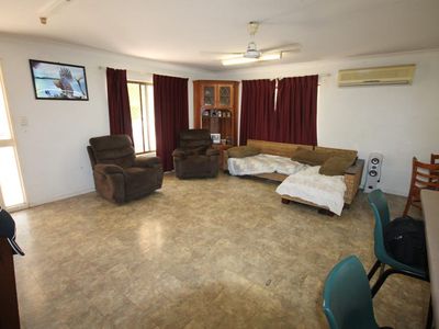 5 BROKER STREET, Grand Secret