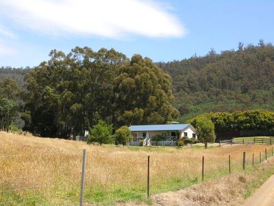 6 Newbons Road, Lucaston