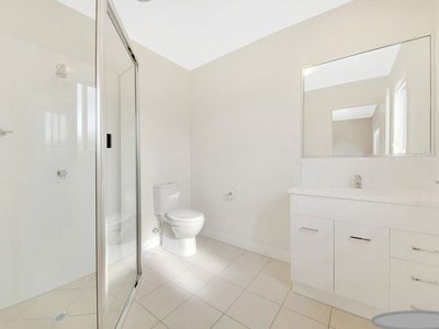 1 / 1 Collins Lane, Kin Kora
