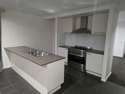 6 Chancellor Avenue, Werribee