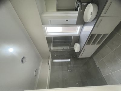 61 Sunlight Circuit, Lara