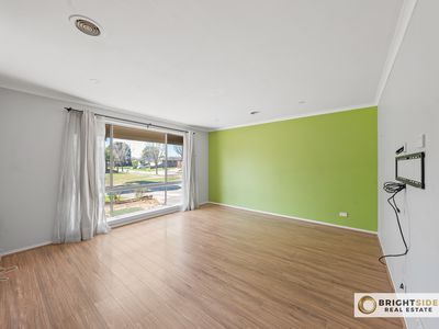 6 Nariel Place, Cranbourne West