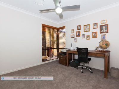 57 Laughlen Chase, Pacific Pines