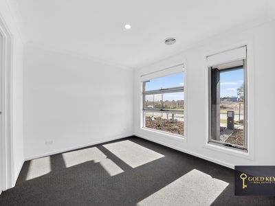 27 Comb Street, Manor Lakes