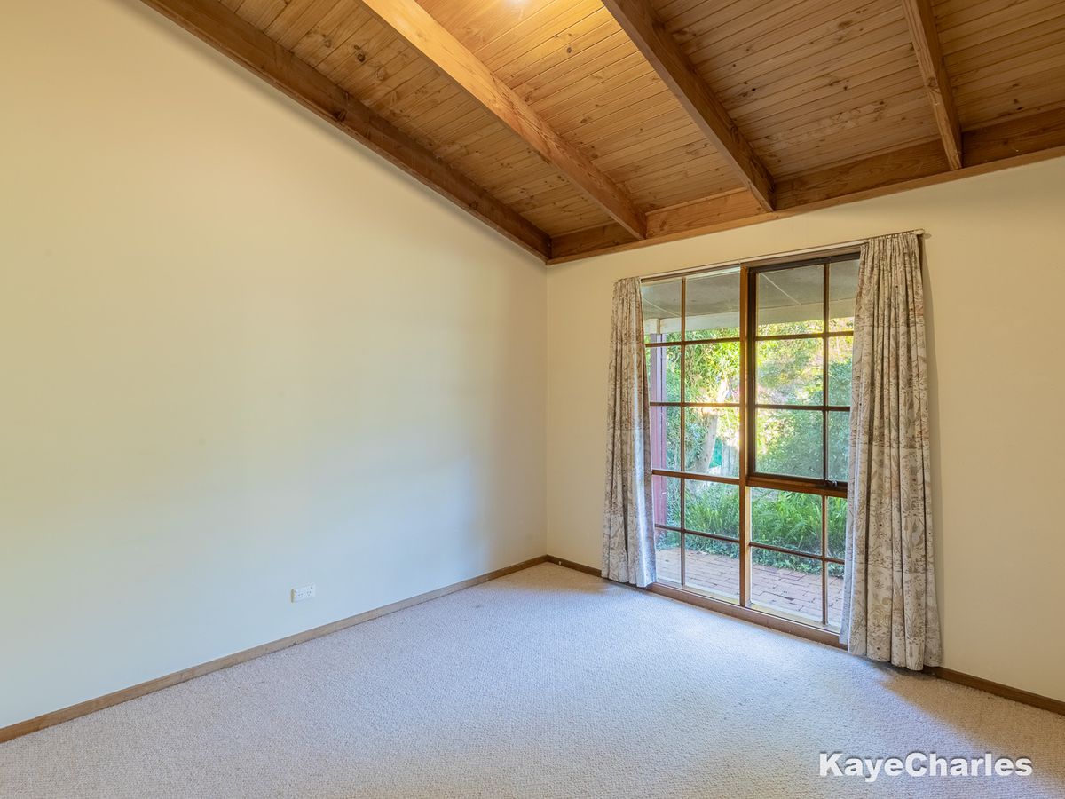 63 Beaconsfield-Emerald Road, Beaconsfield Upper