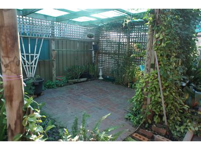 14 Burgess Street, Horsham
