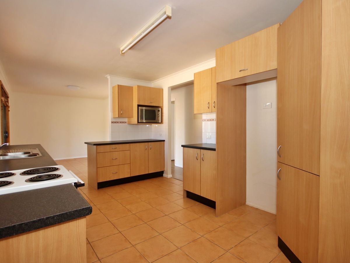 25 Clemenceau Crescent, Tanilba Bay, Tanilba Bay - Thumbnail 8
