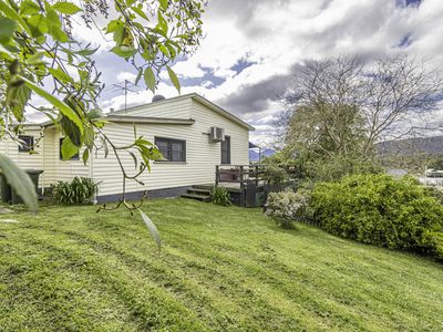 11 Old Apple Court, Huonville