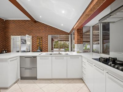 28 Hatherley Parade, Winthrop