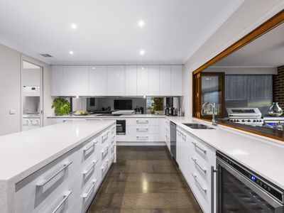 9 Sunnybrook Drive, Wheelers Hill