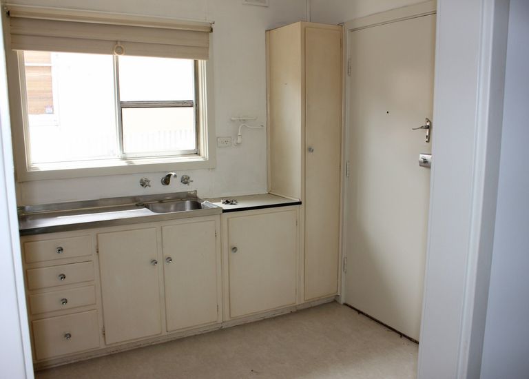 10 / 225 Seacombe Road, South Brighton