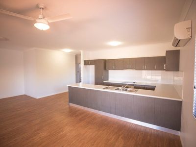 10 Homestead Ramble, Newman