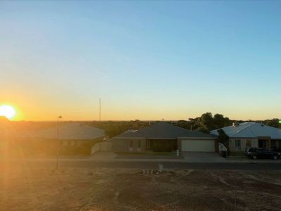 10 Pirring Way, Hannans