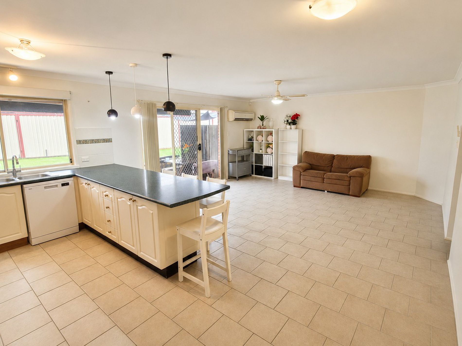 19 Monarch Drive, Hamlyn Terrace