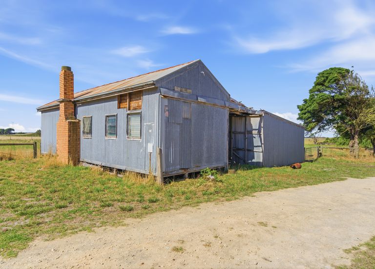 138 Oakleys Road, Portland