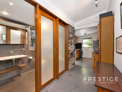 8 Angel Street, Newtown