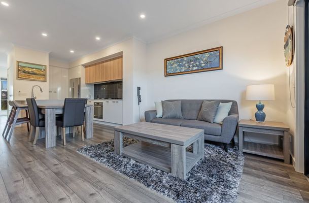 4 Lemnos Walk, Greenvale