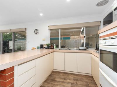 18 Bushlark Rise, Canning Vale