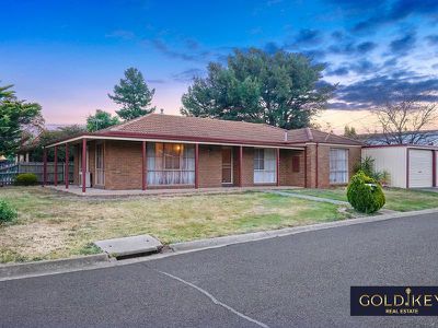 33 Bayview Crescent, Hoppers Crossing