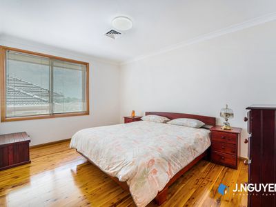 2 Drummoyne Crescent, St Johns Park