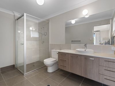 16 Ross Street, Rochedale