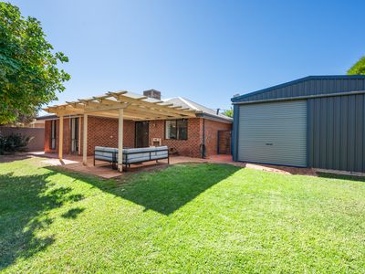 7 De Bernales Street, Hannans