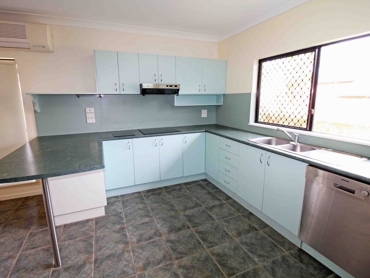 7 Jannina Drive, Atherton