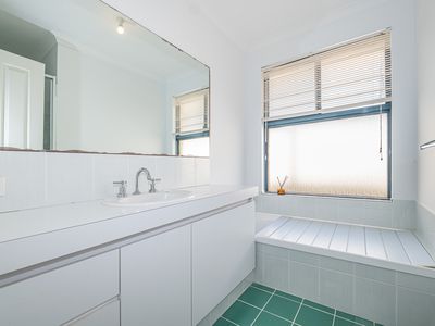 40 Delphine Ave, Dianella